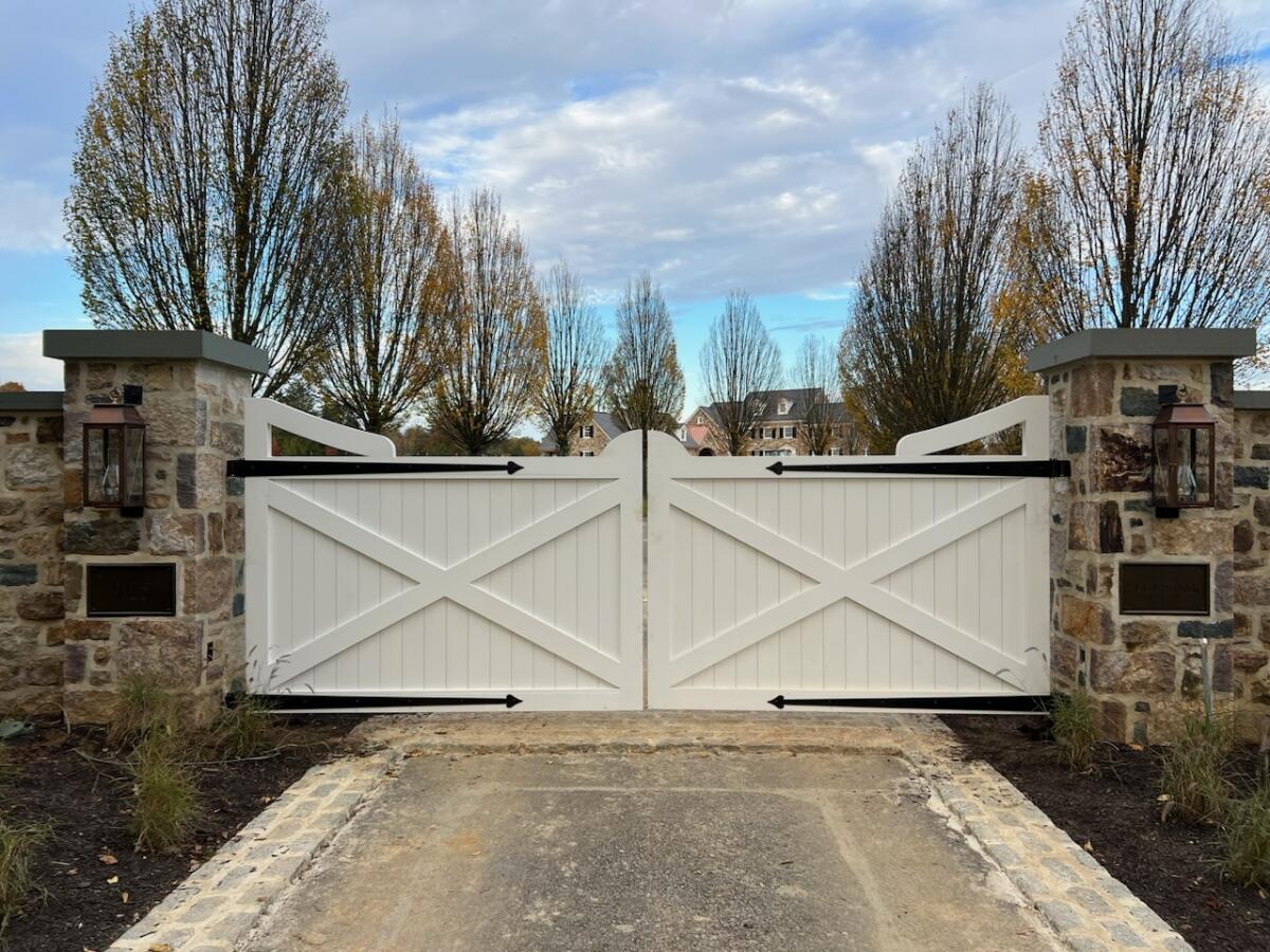 Estate entry gate